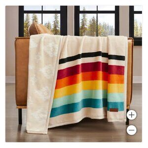 *NEW* PENDLETON Plush Throw Blanket - 50" x 60" - Mount Foraker